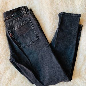 Levi’s Wedgie Fit Jeans